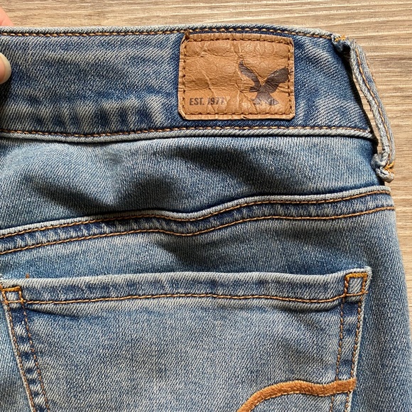American Eagle Light Wash Jegging Jeans - Picture 4 of 6